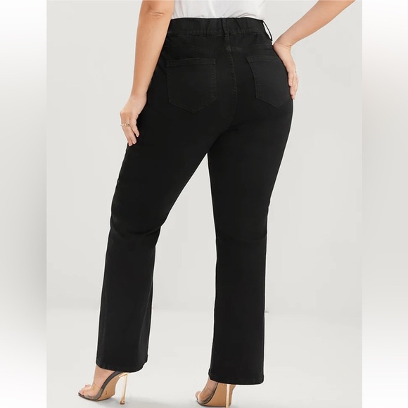 BloomChic Bootcut 4XL Slightly Stretchy High Rise Black Wash Pocket Full Jeans - Picture 2 of 7